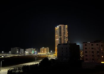 استديو بأثاث مريح وبسيط