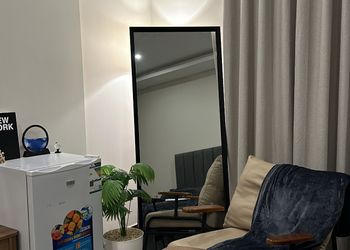 استديو بسرير ماستر وأثاث مريح 