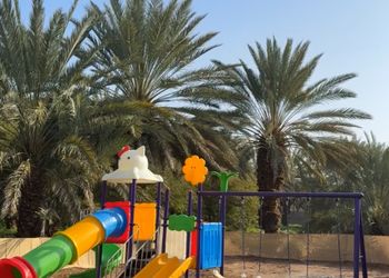 شالية انيق بمجلس مطل على المسبح 