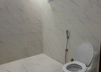 شقة بغرفتين نوم وأثاث مريح