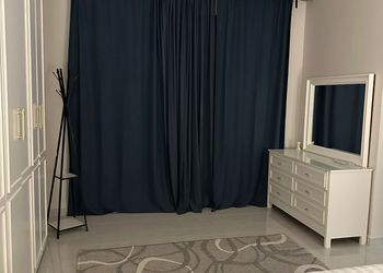 شقة بغرفة معيشة وغرفتين نوم 