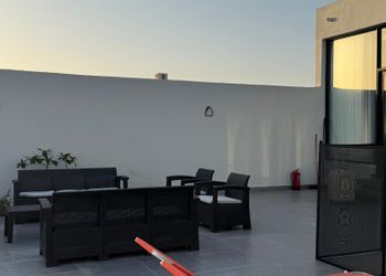 شاليه بغرفتين نوم و جلسة خارجية