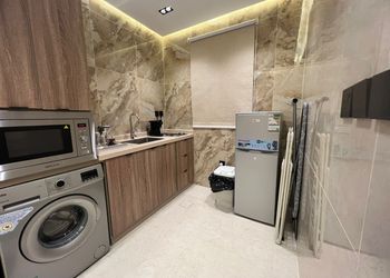 شقة بغرفة معيشة وغرفة نوم 