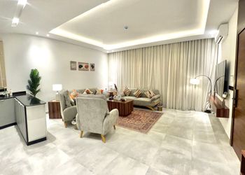 شقة بتصميم انيق ودخول ذاتي