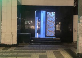 استديو بأثاث مريح وبسيط 