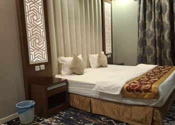 شقة بصالة وغرفة نوم