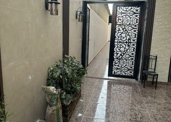 شقة بصالة مريحة وغرفة نوم 