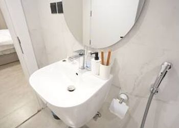 شقة بصالة وغرفتين نوم وبلياردو