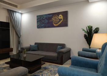 شقة بصالة وغرفتين نوم 