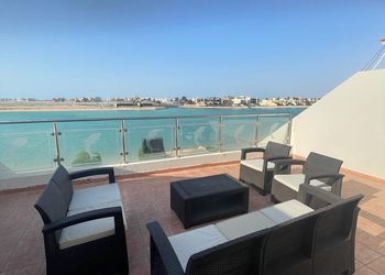 فيلا بالعاب رمليه 