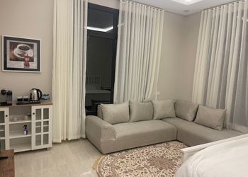 استديو هادئ بسرير ماستر 