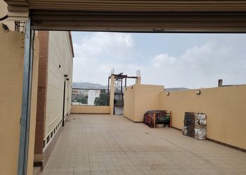 شقة بغرفة جلوس وغرفتين نوم 