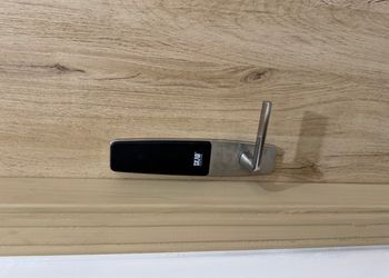 استديو بأثاث مريح وبسيط 
