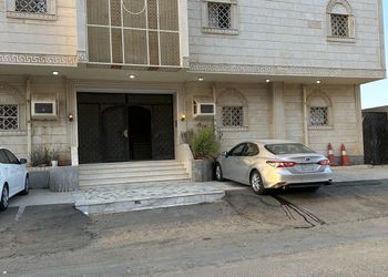 شقة بصالة و غرفة نوم 