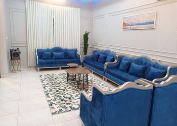 شاليه بألعاب أطفال وجلسة خارجية