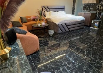 استديو بسرير ماستر وجلسة جانبية