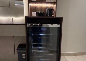 استديو بسرير ماستر وأثاث مريح 