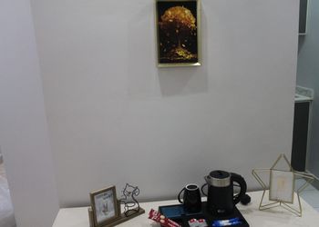 استديو بأثاث مريح وبسيط 