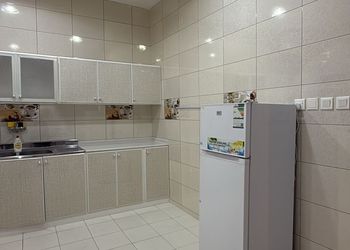 شقة بغرفة معيشة وغرفتين نوم 