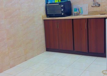 شقة بغرفة معيشة وغرفتين نوم 