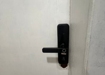 شقة بغرفتين نوم وصالة 