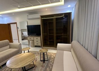 شقة بغرفتين نوم وأثاث مريح