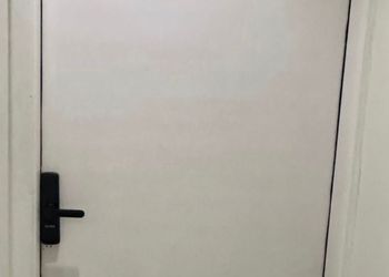 استديو بسرير ماستر وجلسة جانبية