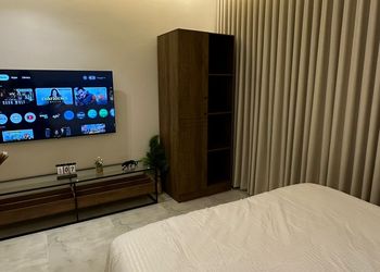 استديو بسرير ماستر وجلسة جانبية 