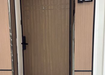استديو بسرير ماستر وجلسة جانبية