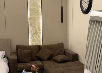 استديو بسرير ماستر وجلسة جانبية 