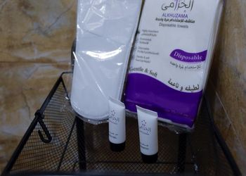 شقة بصالة انيقة وغرفة نوم