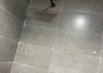 شقة بغرفة معيشة وغرفة نوم 