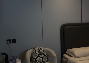 استديو بسرير ماستر وجلسة جانبية