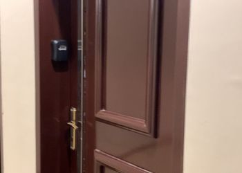 استديو بسرير ماستر وأثاث مريح 