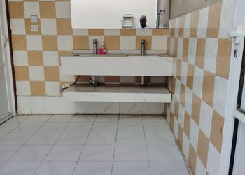 شقة بغرفة جلوس وغرفتين نوم 