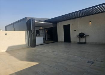 شقة بصالة أنيقة وغرفة نوم