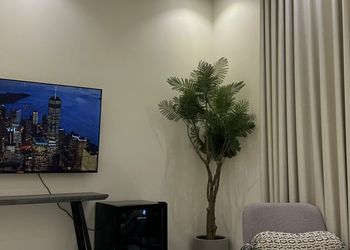 استديو بسرير ماستر وجلسة جانبية