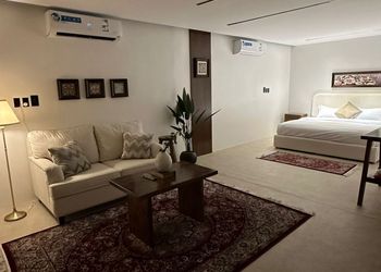 استديو هادئ بسرير ماستر 