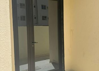 استديو بدخول ذاتي 