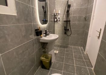 استديو بسرير ماستر وجلسة جانبية 
