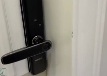 استديو بسرير ماستر وأثاث مريح 