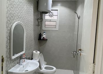 شقة  بصالة جلوس وغرفتين نوم
