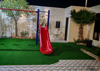 شاليه بمسبح والعاب أطفال