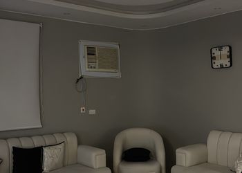 شقة بغرفة معيشة وغرفة نوم 