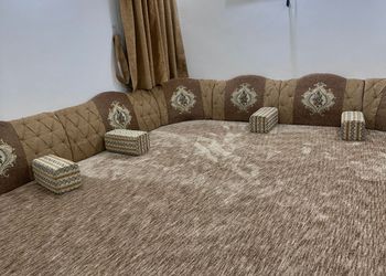 شقة بغرفة معيشة وغرفتين نوم 