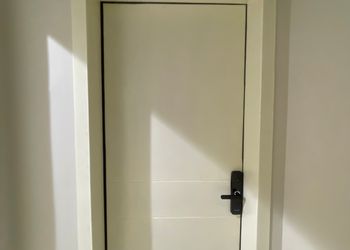 شقة بغرفة معيشة وغرفة نوم 