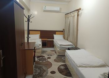 استديو هادئ بأثاث مريح