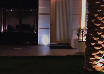 شاليه أنيق بمجلس ومسبح خارجي