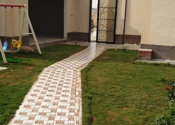شاليه بجلسة خارجية والعاب مائية