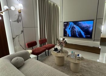 استديو بسرير ماستر وجلسه جانبيه
